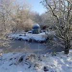 アパート Gemuetliche In Hirschreicher Umgebung Jasnitz