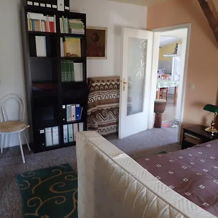 Апартаменты Gemuetliche In Hirschreicher Umgebung Jasnitz